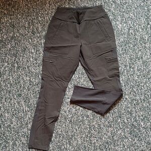 Athleta Olive Hybrid Cargo Leggings